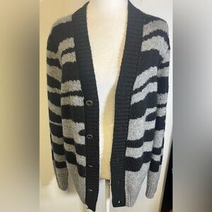 I.N.C. INTERNACIONAL CONCEPTS African Zebra Chunky Cardigan Oversized 
Size XS